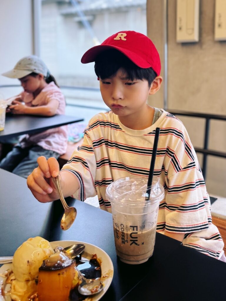 훅커피 놓칠 수 없는 시그니처 푸딩 (후쿠오카 푸딩 맛집)