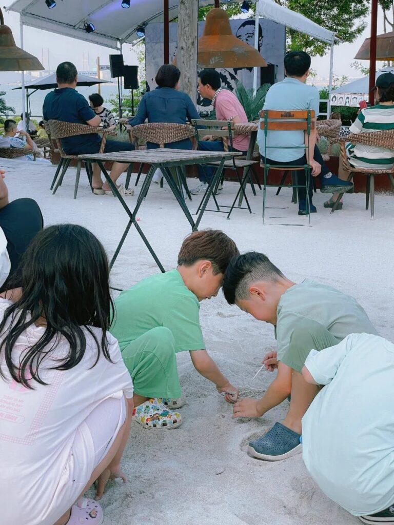 로드1950 감성 가득한 내부, 층마다 다른 매력