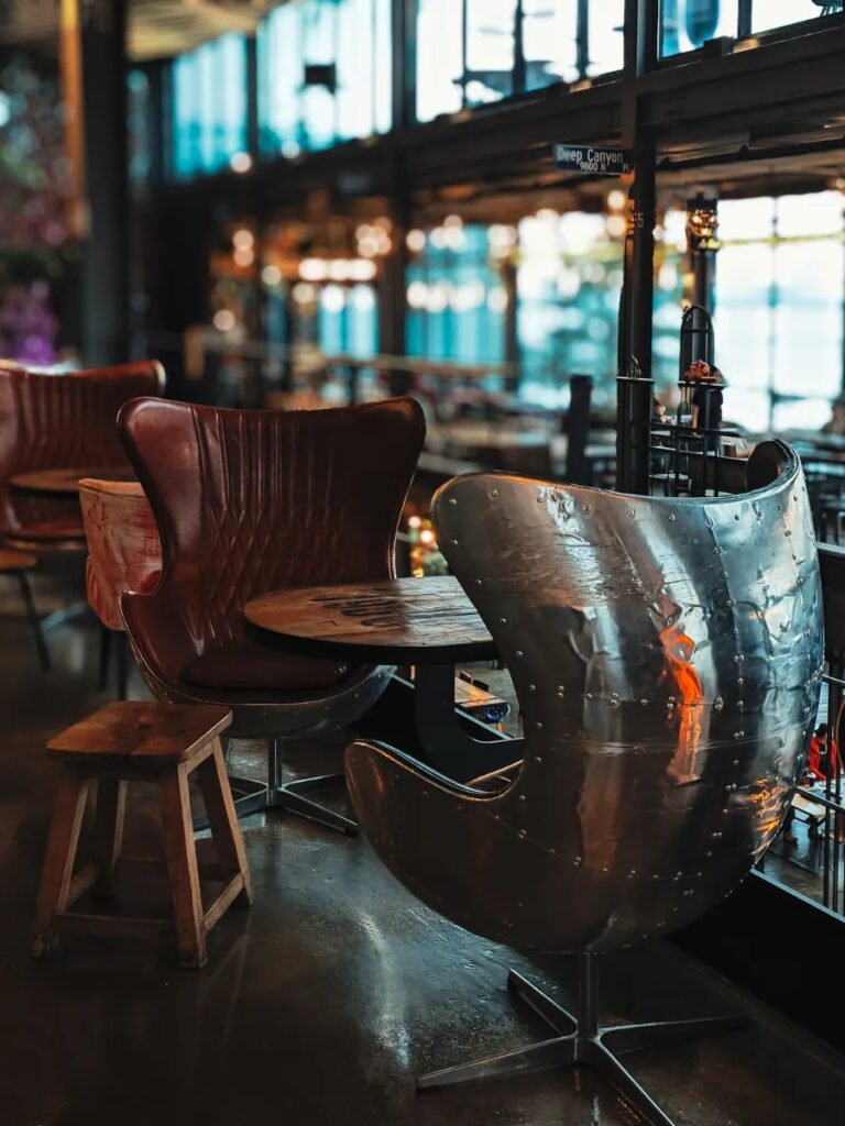 로드1950 감성 가득한 내부, 층마다 다른 매력