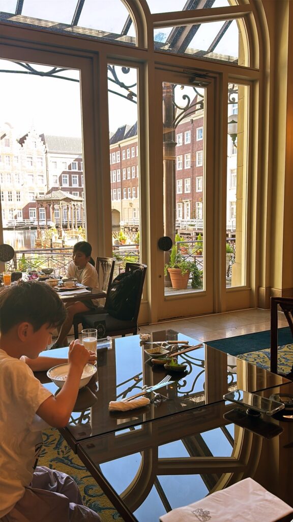 Breakfast room