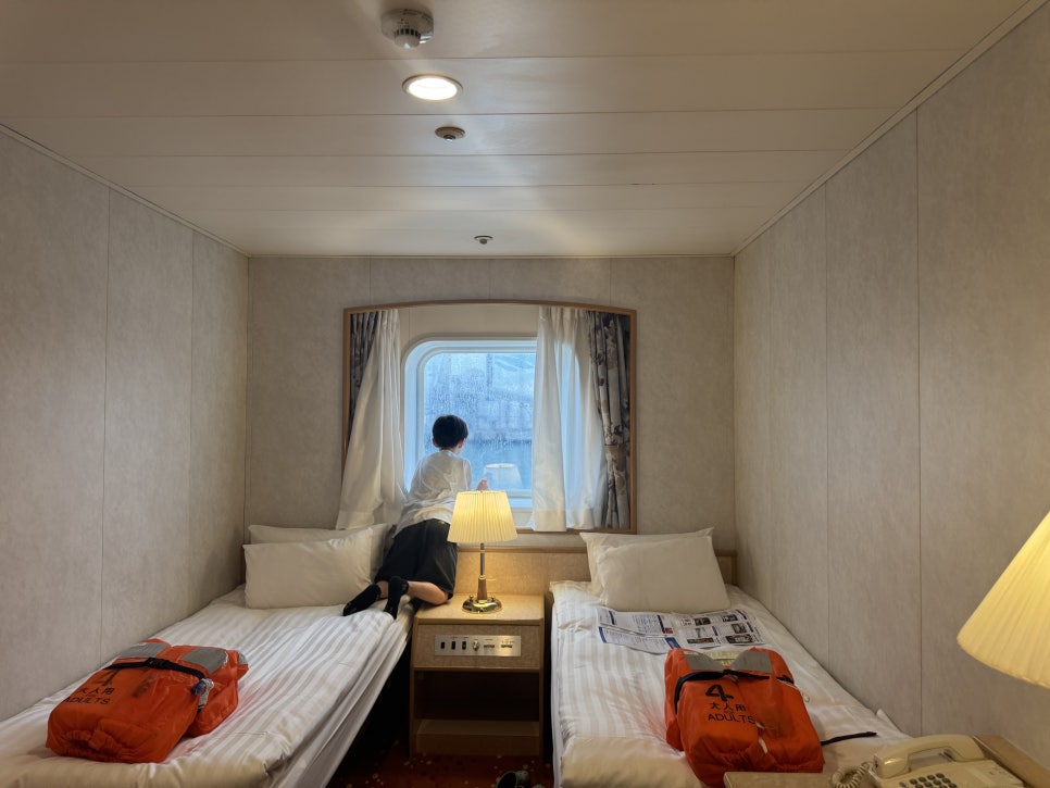 Ocean-view cabin