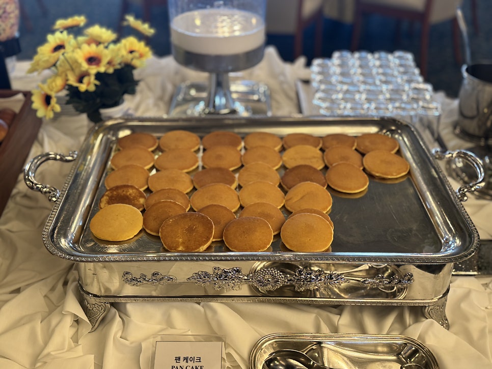 Breakfast table