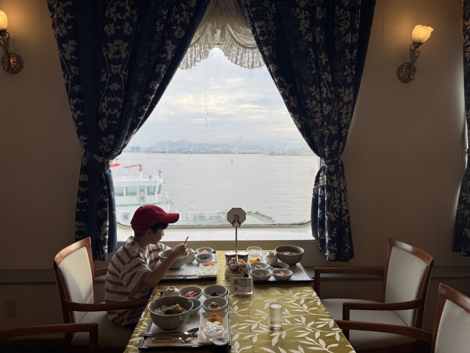 Final-morning buffet
