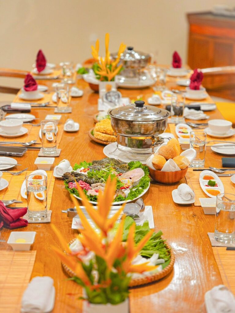 Hot pot table