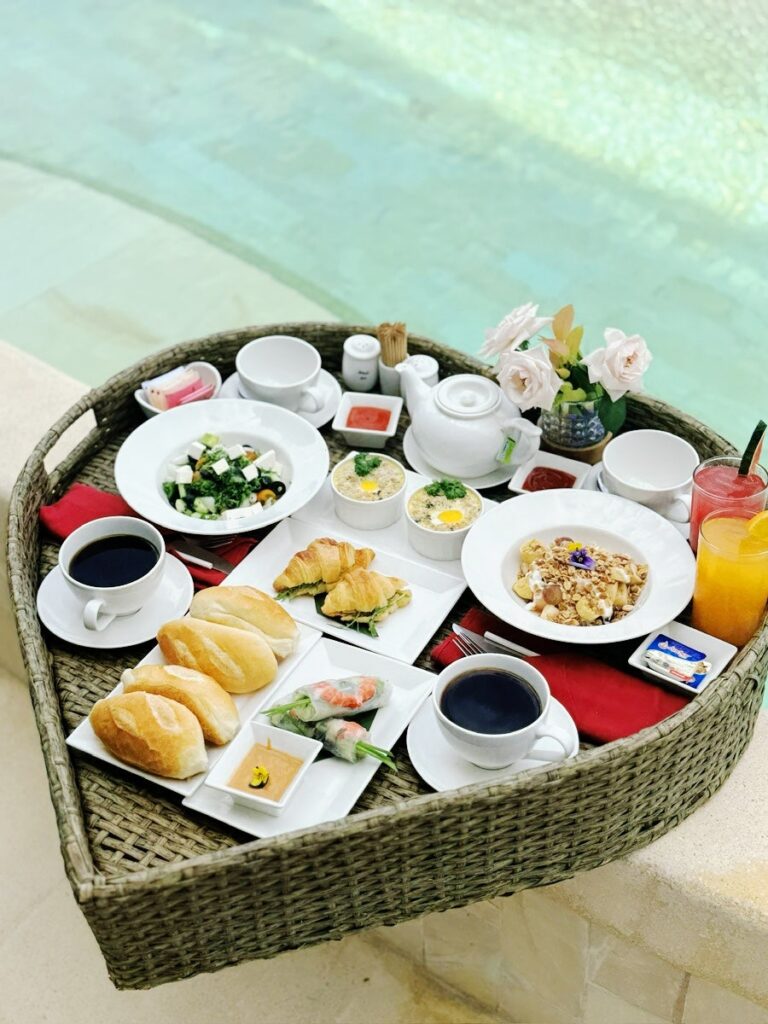 Floating breakfast