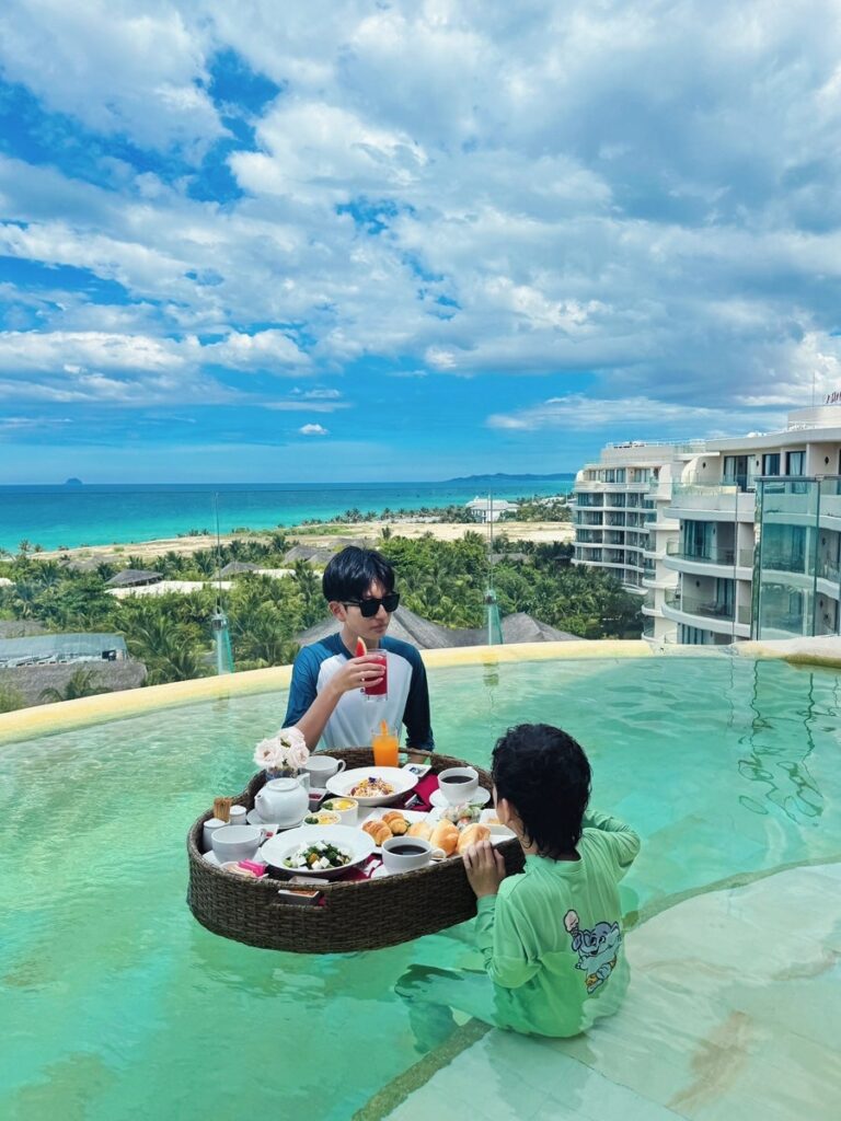 Floating breakfast in the pool
