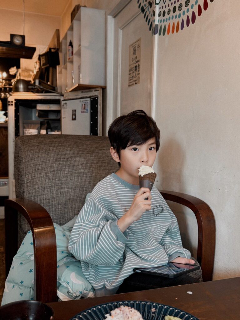 게이한 패스 덴마바시역, 얼 제이 카페