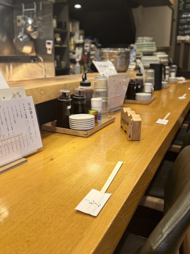 게이한 패스 교바시역, 돈가츠 아몬