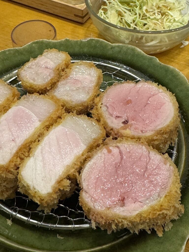 게이한 패스 교바시역, 돈가츠 아몬