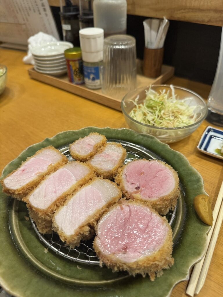 게이한 패스 교바시역, 돈가츠 아몬