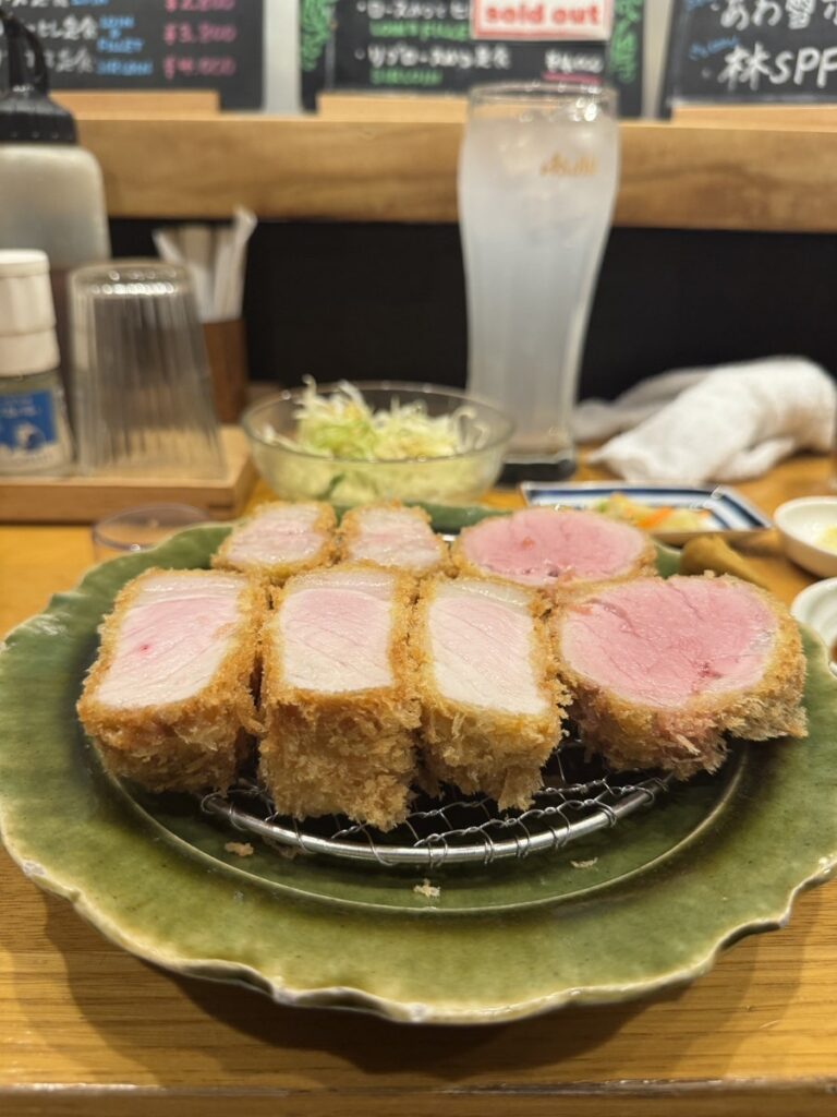 게이한 패스 교바시역, 돈가츠 아몬