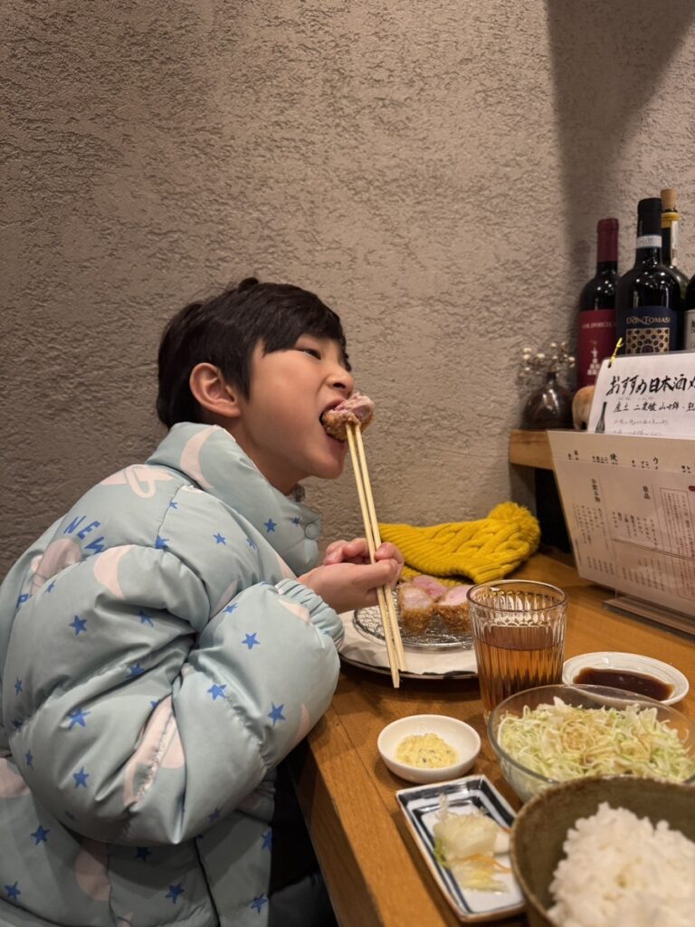게이한 패스 교바시역, 돈가츠 아몬
