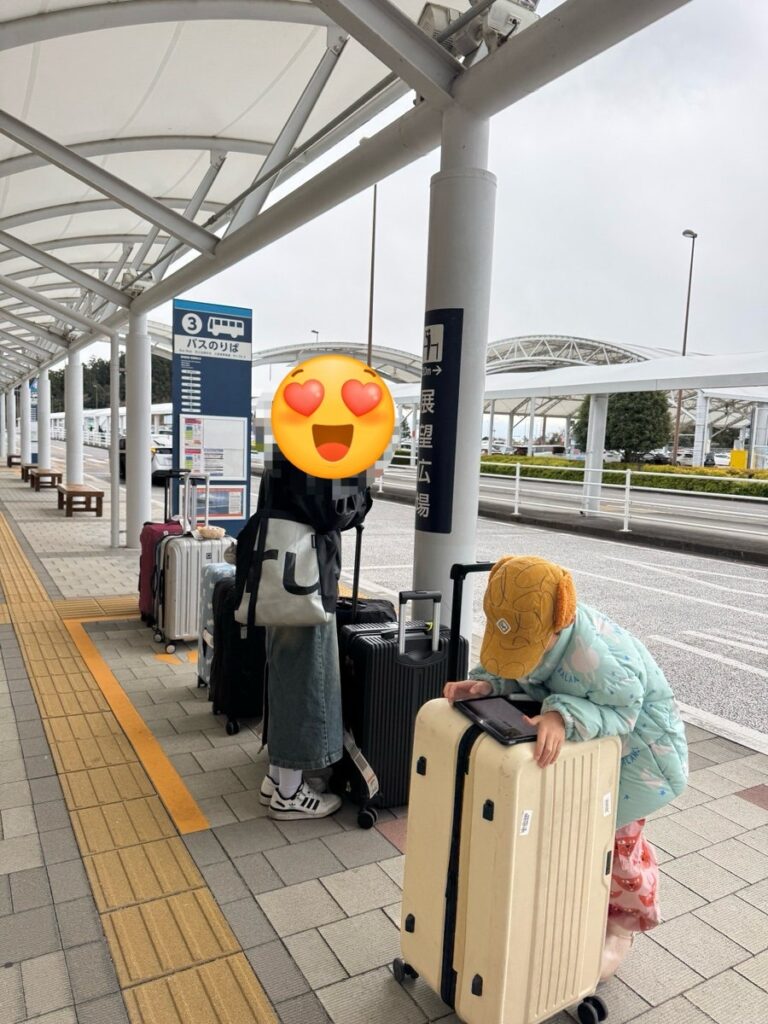 traveling solo with a child: Packing light
