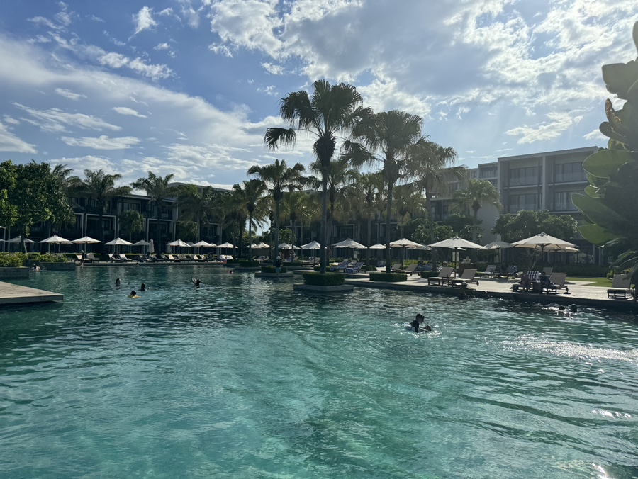 Infinity pool