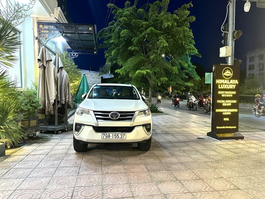 Pickup van