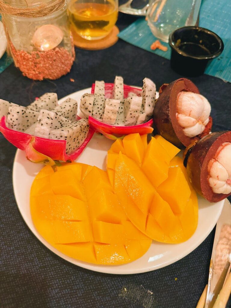 두짓타니 막탄 조식과 석식 뷔페 레스토랑