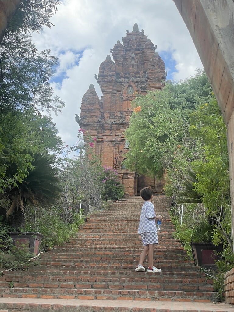 Po Klong Garai towers