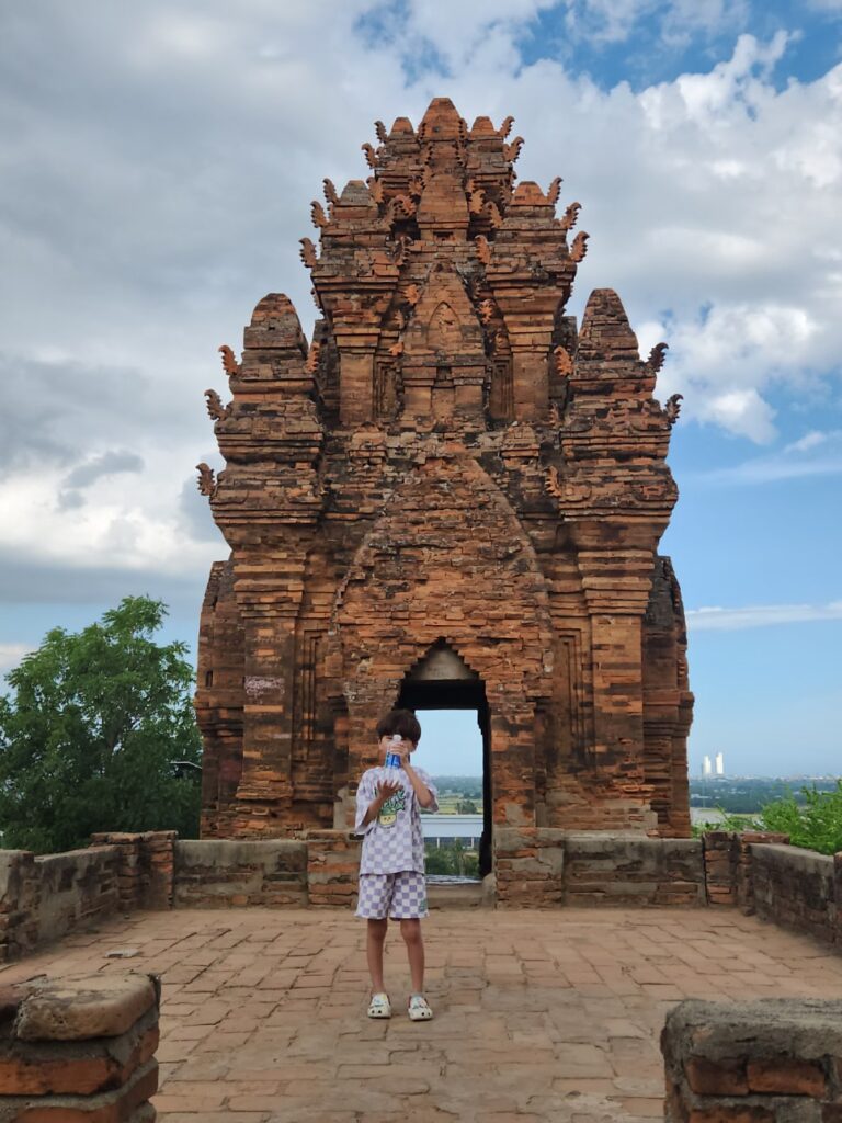 Po Klong Garai towers, photo 2