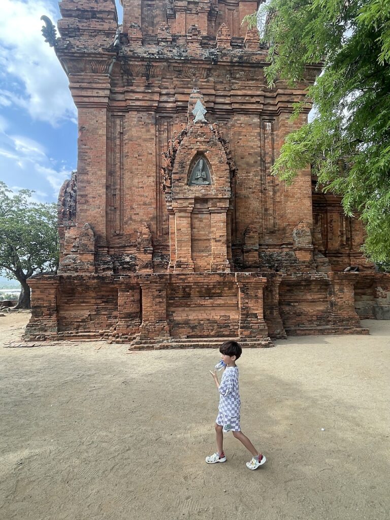 Temple grounds, photo 2