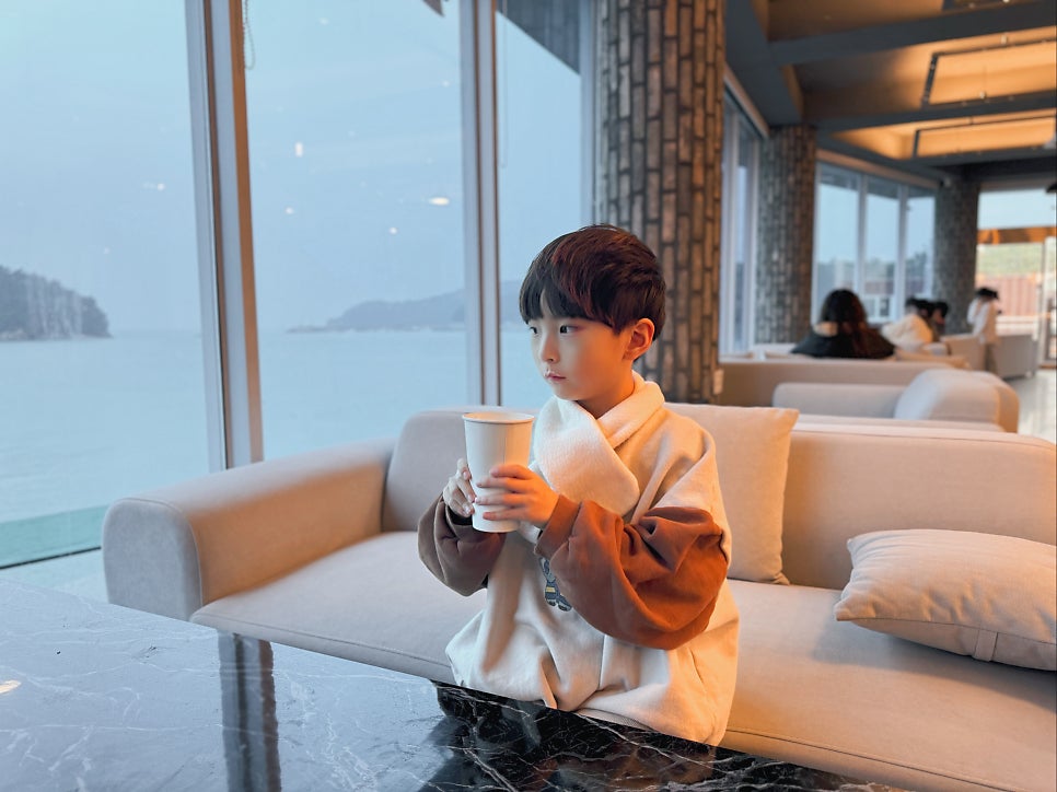 Milk tea, banana milk and Americano