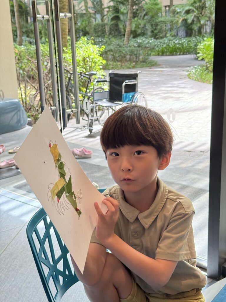 인터컨티넨탈 푸꾸옥 일요일 수업, 보물찾기와 나뭇잎 아트