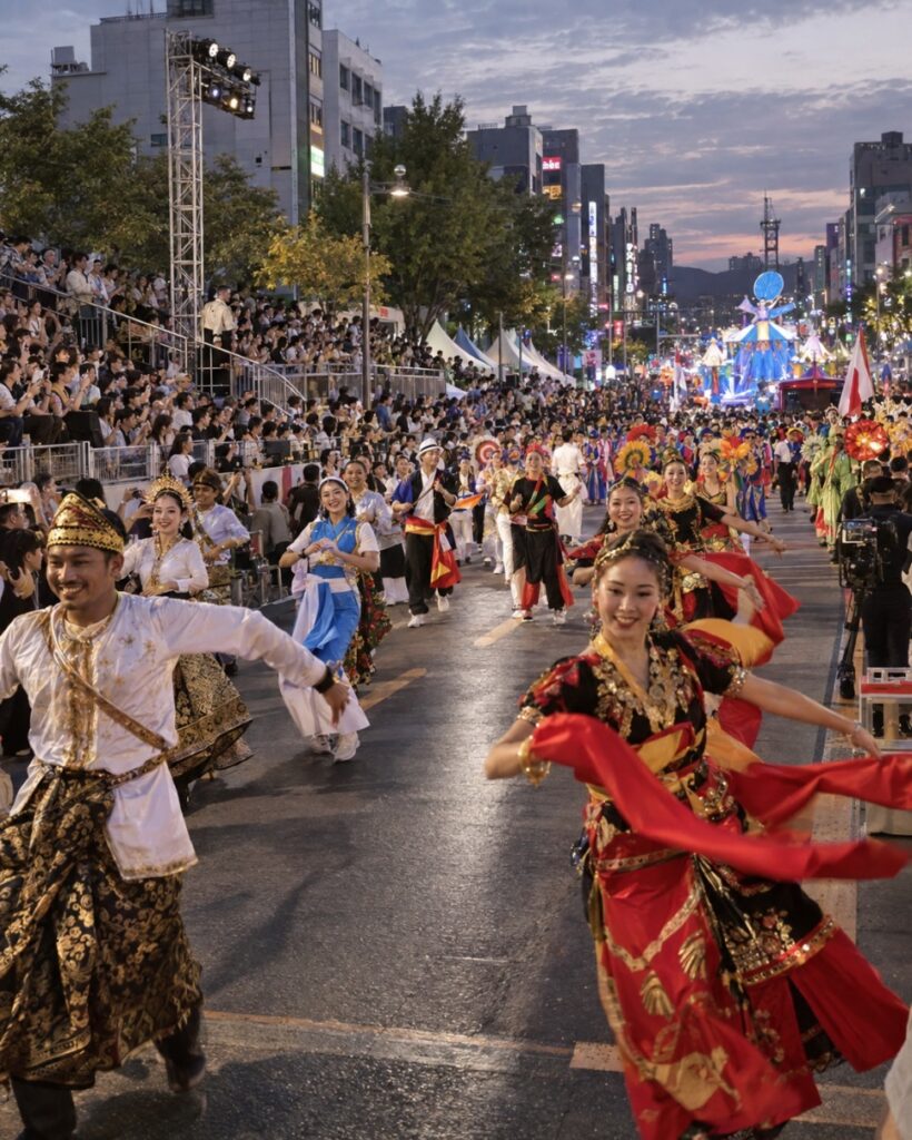 Street dance parade through Sinbu-dong