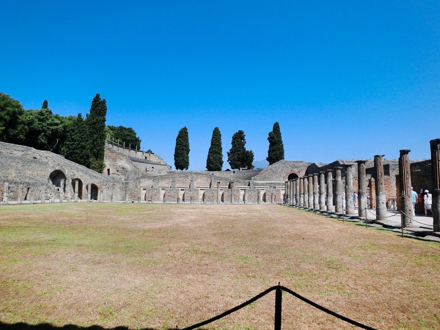 Pompeii ruins