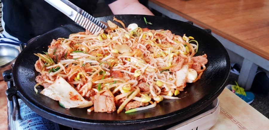 Adding kimchi, photo 2