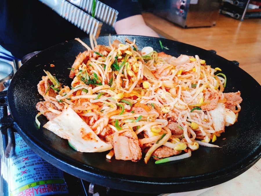 Adding kimchi, photo 3