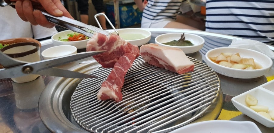 Cutting the meat, photo 3