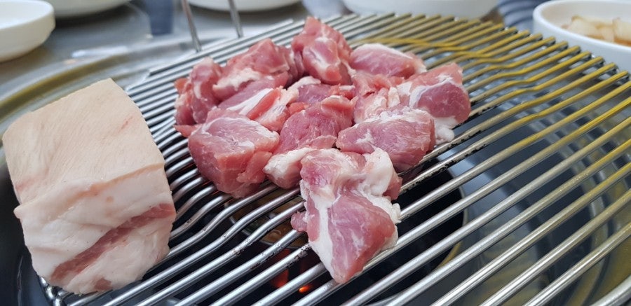 Cutting the meat, photo 4