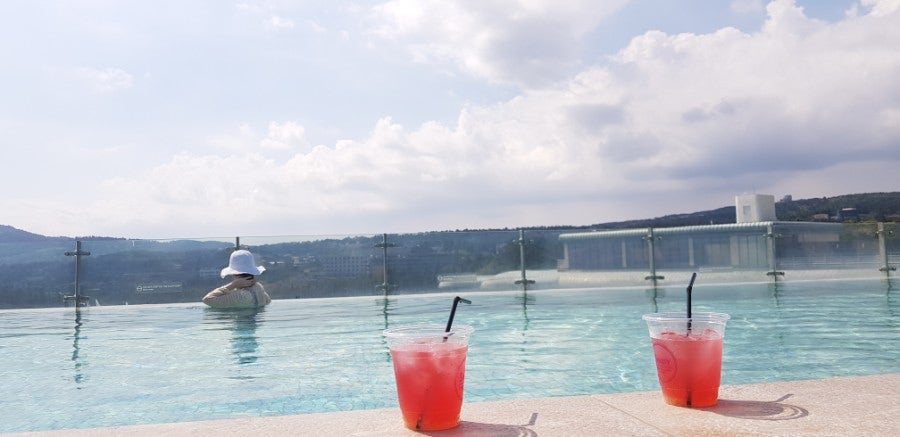 Swimming in the daytime, photo 2