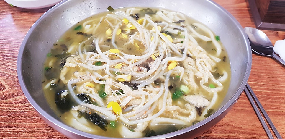 Bomal kalguksu close-up, photo 2