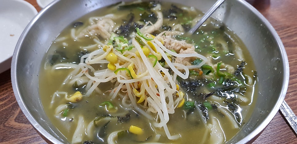 Bomal kalguksu close-up, photo 3