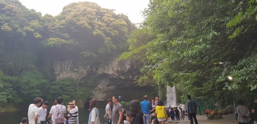 Cheonjiyeon Waterfall from afar, photo 2