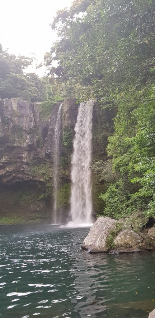 Cheonjiyeon Waterfall, photo 2