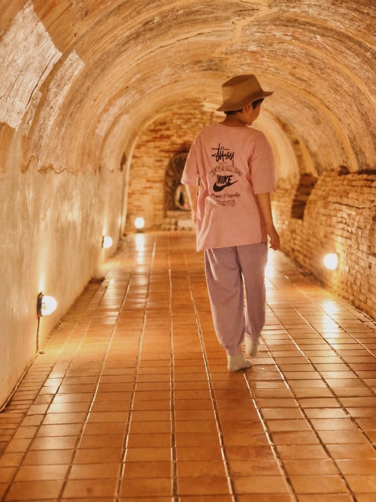 도이수텝 야경 투어 왓우몽, 숲속에 숨겨진 치앙마이 터널 사원