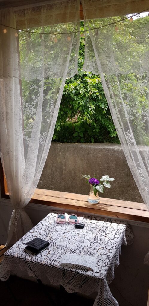 Cozy room seating, photo 4