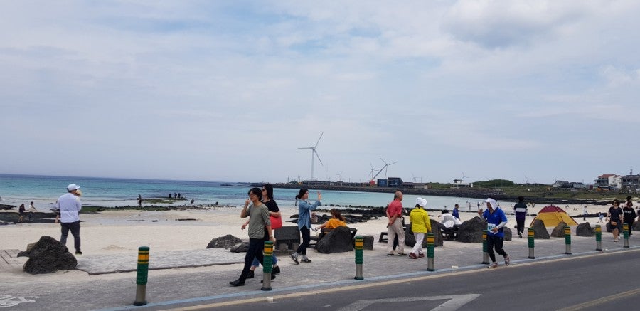 Crowded beach, photo 4