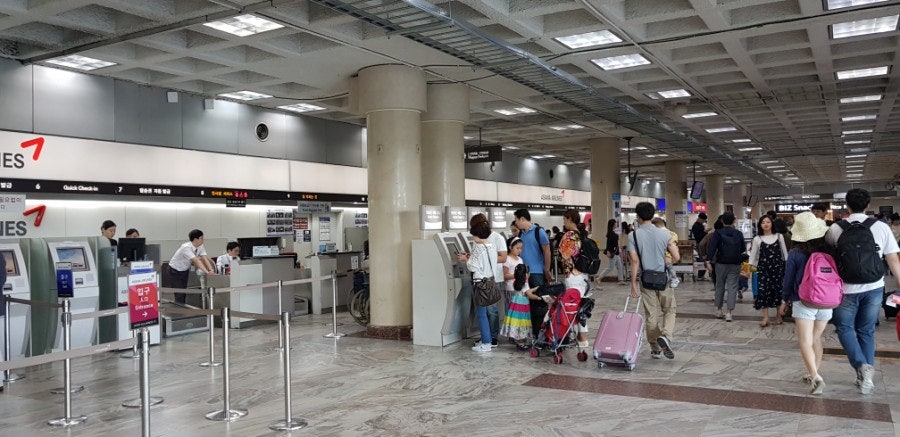 Checking in at Gimpo Airport, photo 2