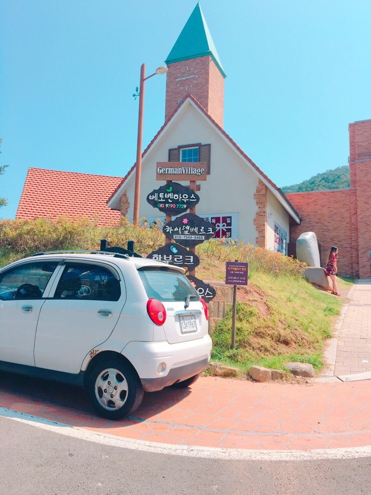 Arriving at the German Village, photo 7
