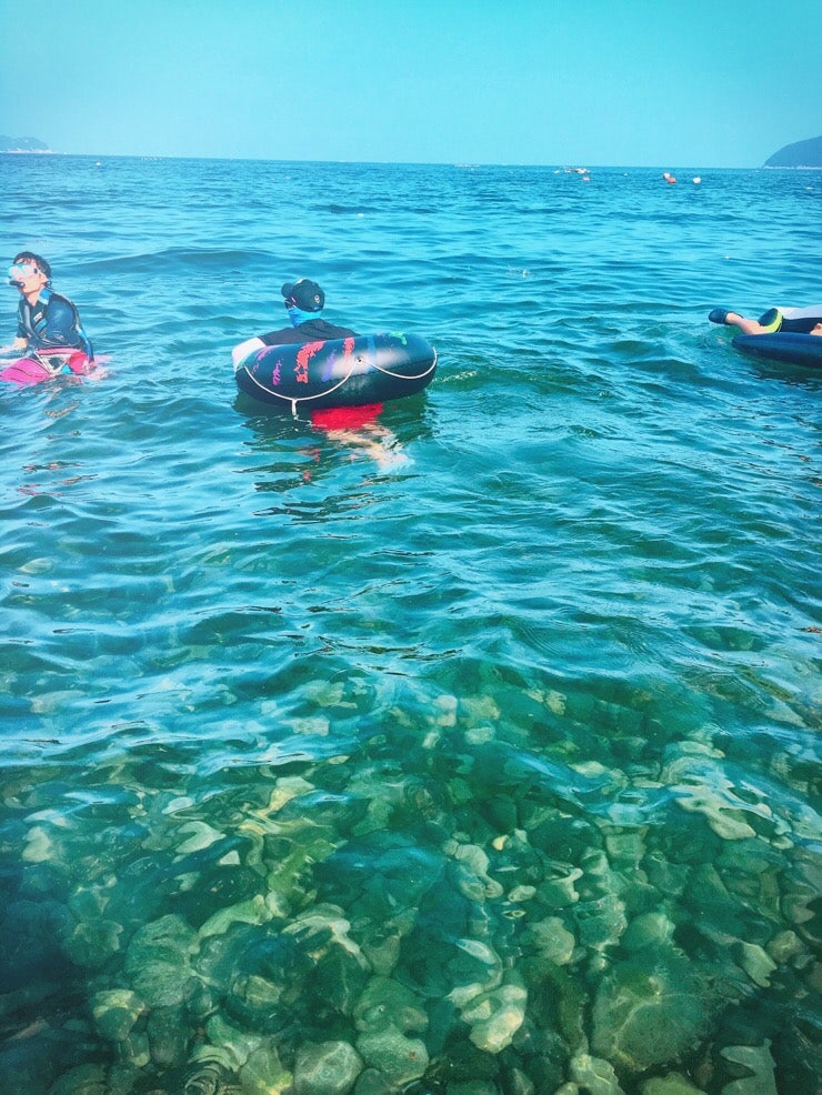 Seeing the bottom through clear water, photo 5