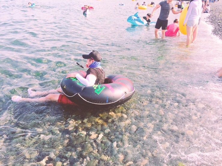 Dipping legs in the water, photo 12
