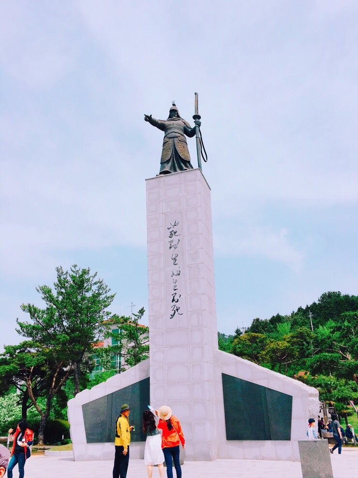 Statue of Admiral Yi Sun-sin