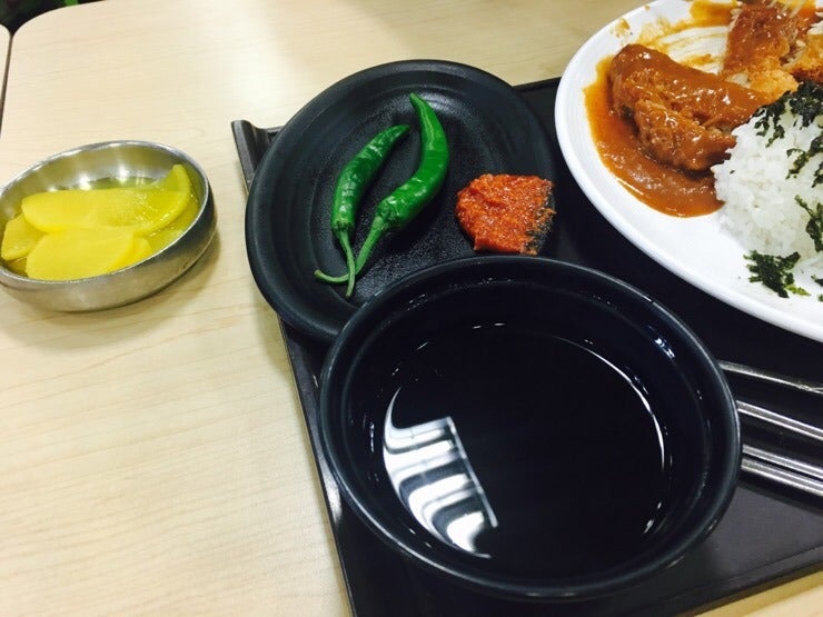 Food court dishes