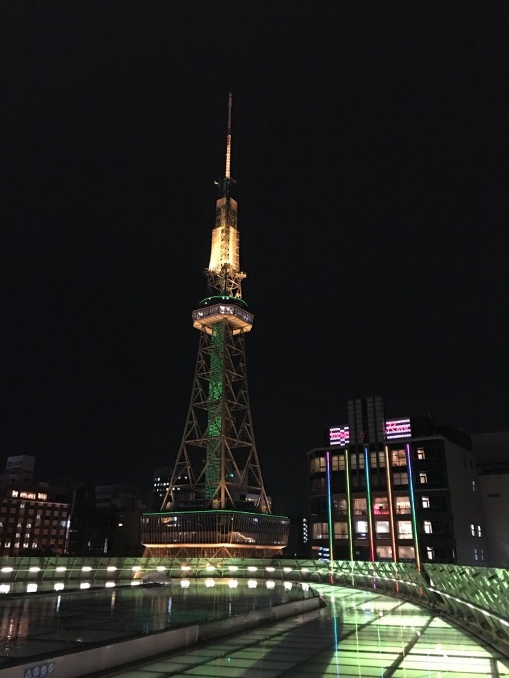 Oasis 21 at night