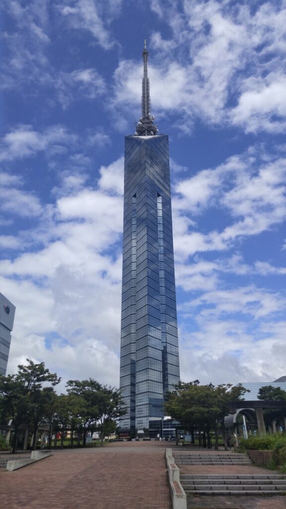 Bus 312 to Momochi