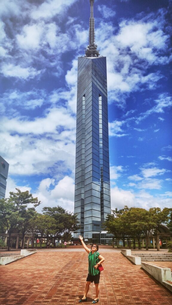 Blue sky at Momochi