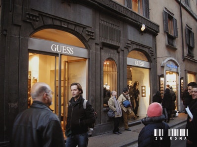 Via Condotti luxury street, photo 2