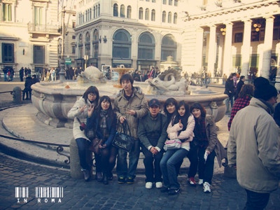 Around the fountain, photo 3